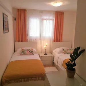  Apartment Tiha